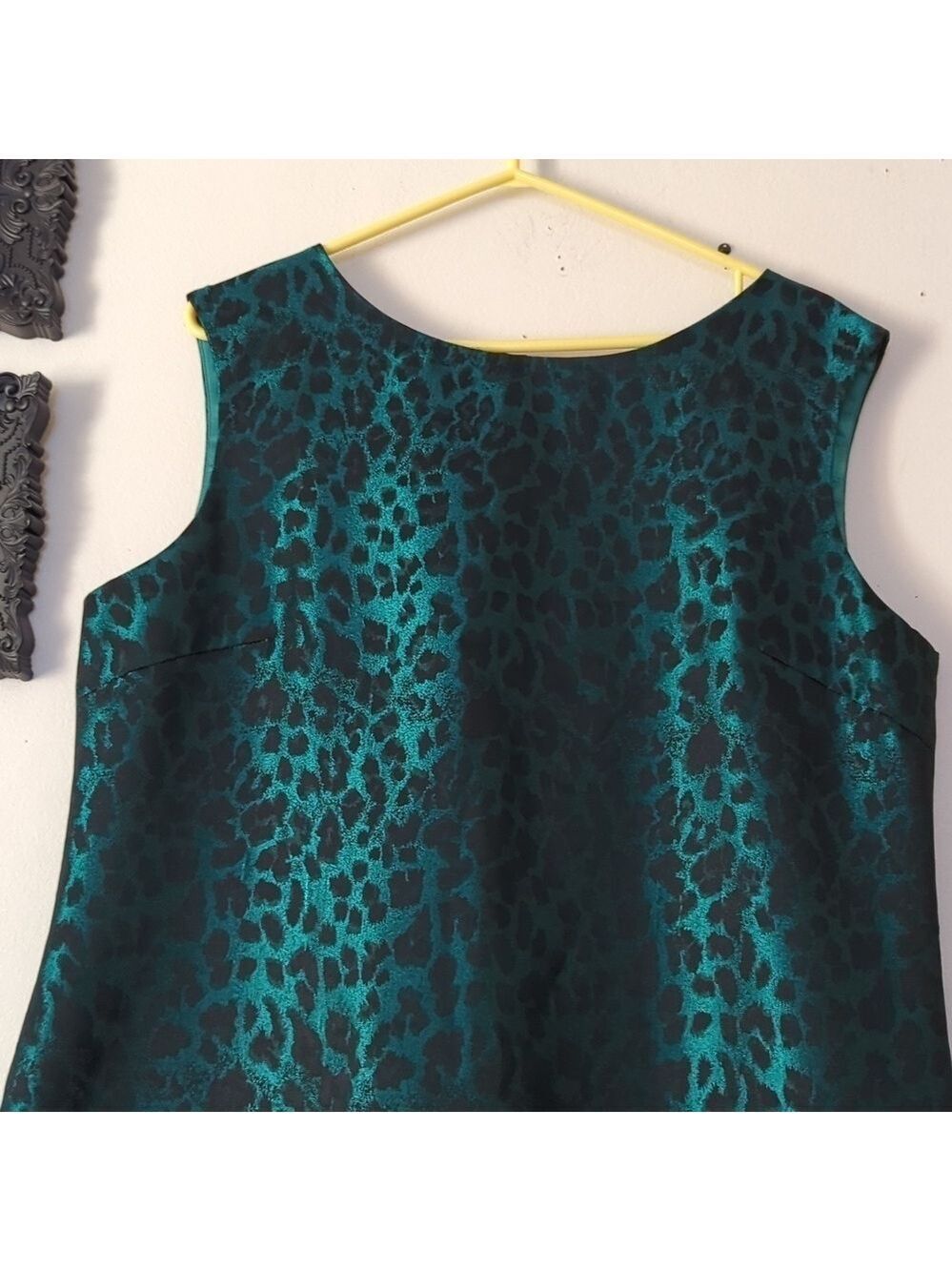 Tahari ARTHUR S. LEVINE DRESS - Picture 2 of 14